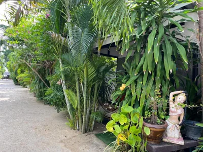 Black and White Bungalow — Namthip Homebeach